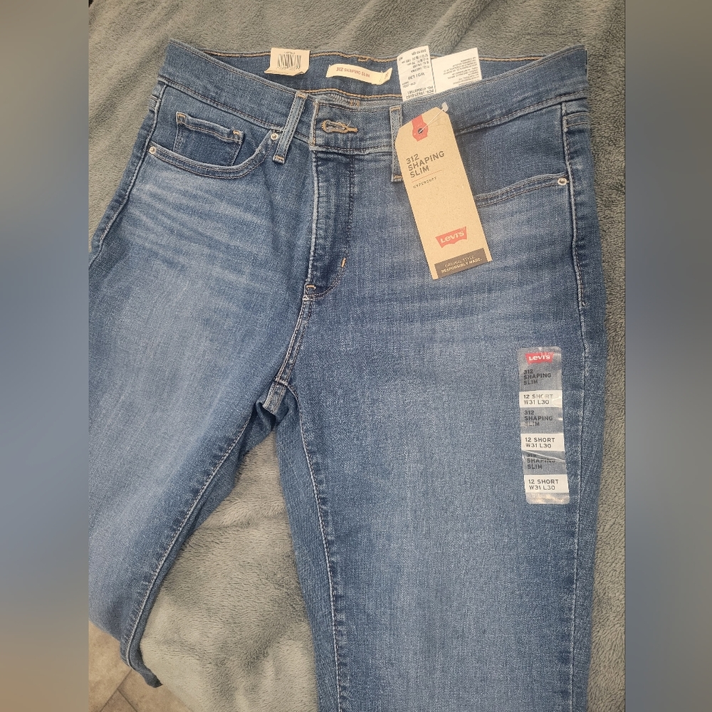Levi's 312 Shaping Slim